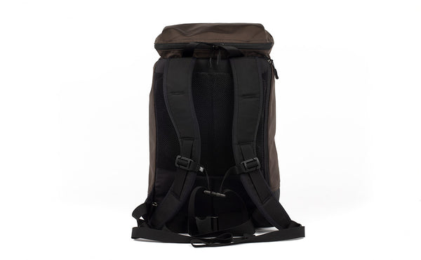 A reverse shot of the Shadow Guide 23 in Ursa (brown-grey) 525 Ballistic.